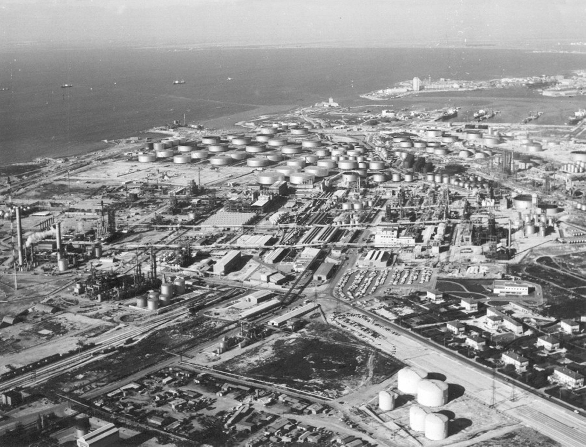 Plateforme Lavéra - archives SPPPI PACA