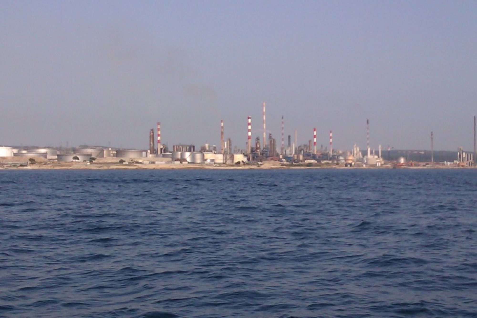 Lavéra vue de mer août 2012 - SPPPI PACA